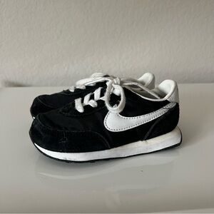 Toddler black Nike size 8